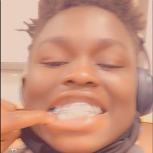 Meet your Posher, Abibou